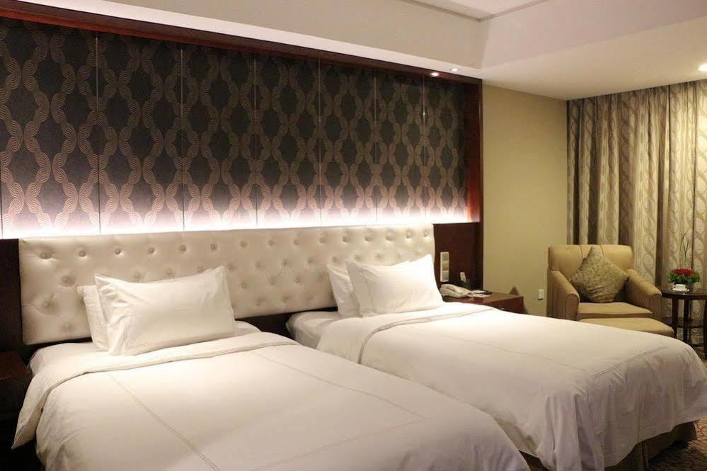 Shu Guang International Hotel Nanjing  Exterior photo